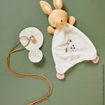 PETITES CHANSONS. Σετ δώρου ντουντού και μενταγιόν για τη μαμά - Image 6